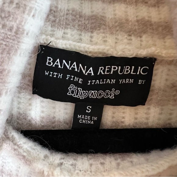 Banana Republic Alpaca Wool Blend Cream Striped Turtle Neck Sweater, Size Small - Picture 4 of 8